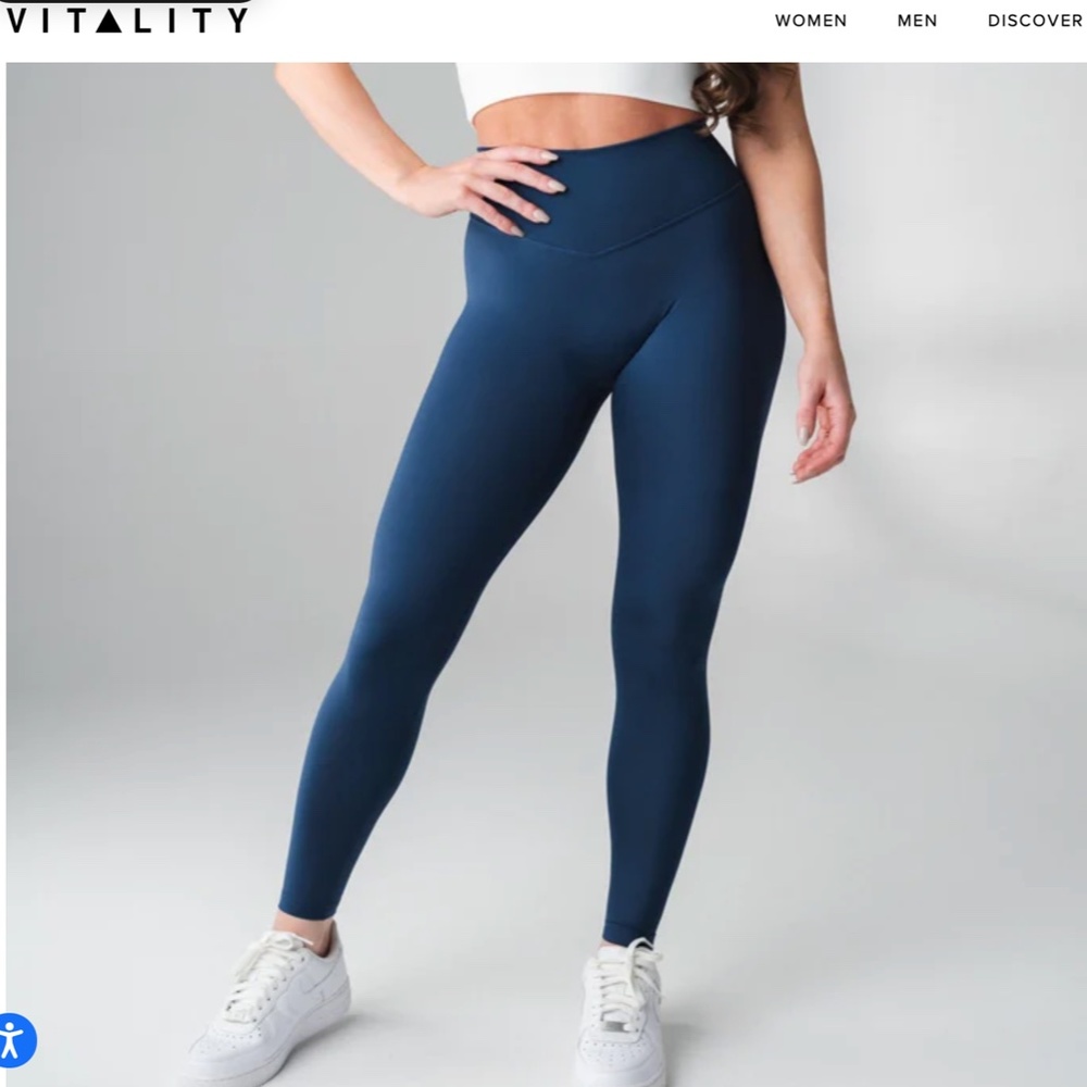 Vitality: The Tenacity Pant in Navy, size XS